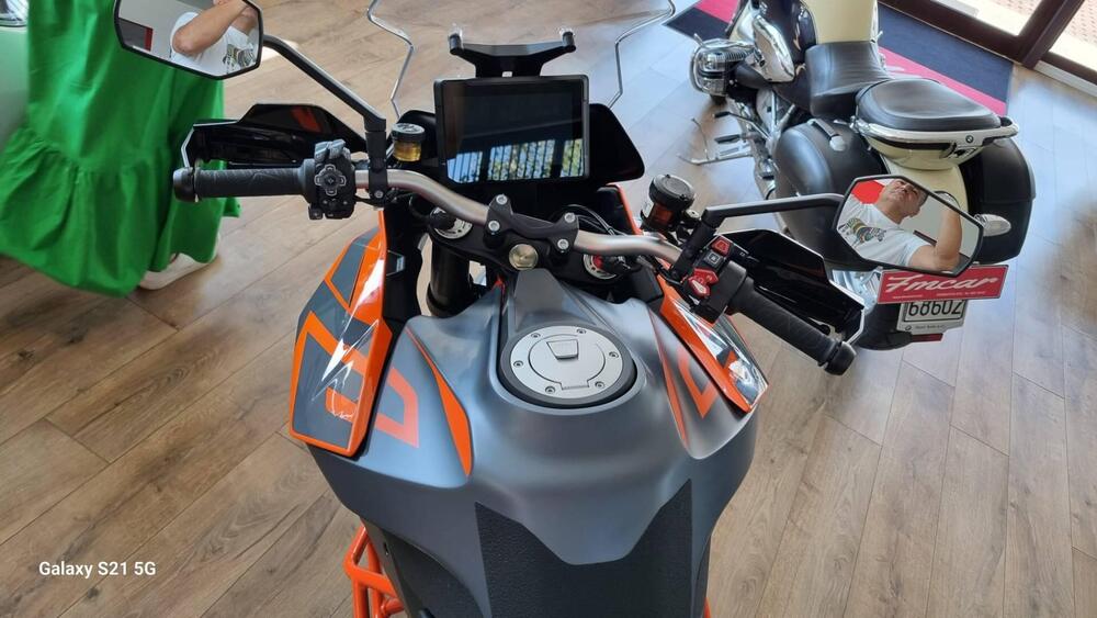 KTM 1290 Super Duke GT (2022 - 24) (3)