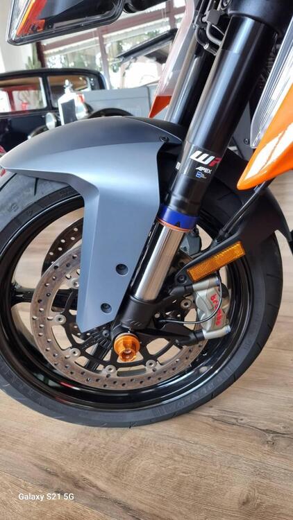 KTM 1290 Super Duke GT (2022 - 24) (4)