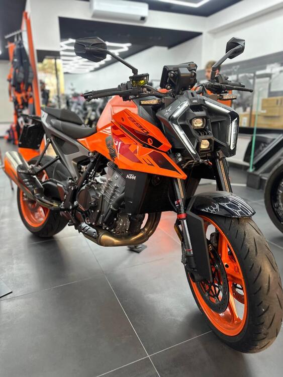 KTM 990 Duke (2024)