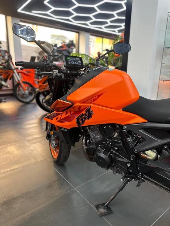 KTM 990 Duke (2024) (3)