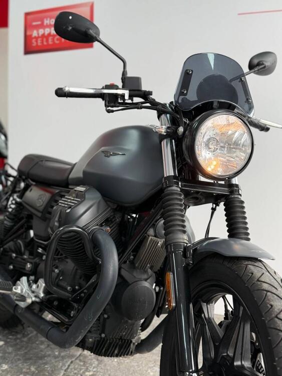 Moto Guzzi V7 III Stone (2017 - 20) (3)