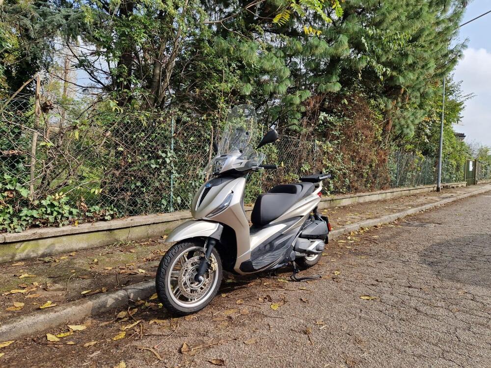 Piaggio Beverly 300 Hpe (2021) (4)