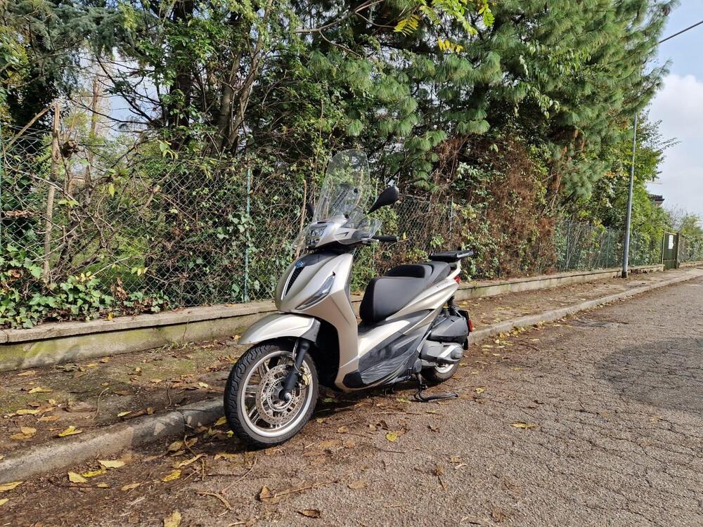 Piaggio Beverly 300 Hpe (2021) (5)