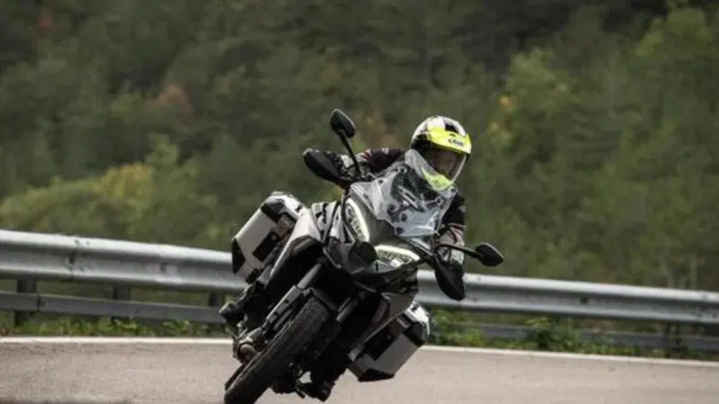 TEST Ducati Multistrada V4S 2025: la maxi enduro da MotoGP [VIDEO e GALLERY]