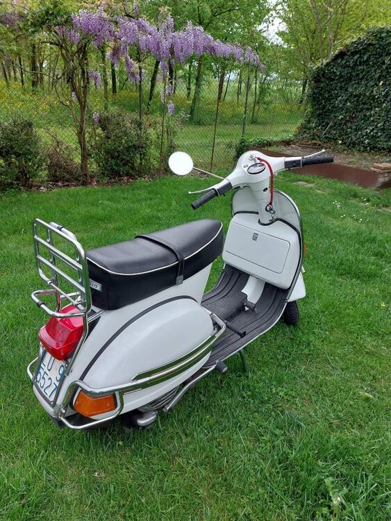 Piaggio Vespa P150X (2)