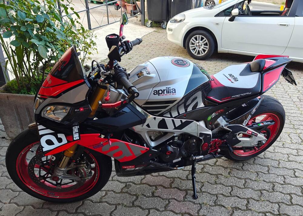 Aprilia Tuono 1100 V4 Factory (2017 - 18) (5)