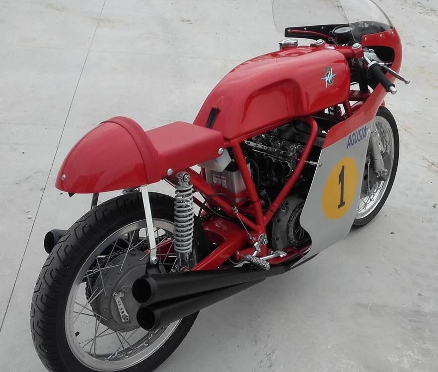 MV Agusta 4 cilindri motore kawasaki 550 (2)