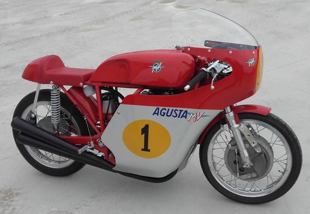 MV Agusta 4 cilindri motore kawasaki 550 (3)