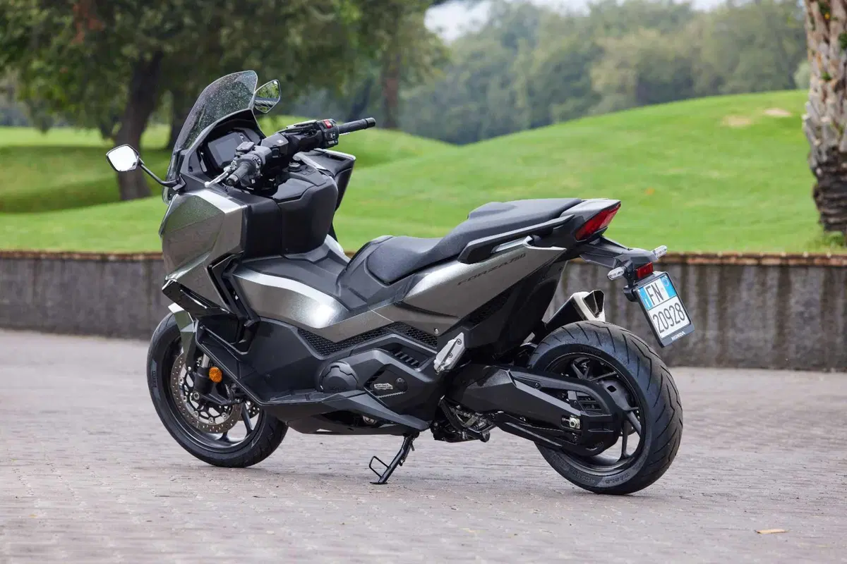 Honda X-ADV 750 2025 Vs Forza 750 2025 TEST: chi vince? [VIDEO & GALLERY] (3)