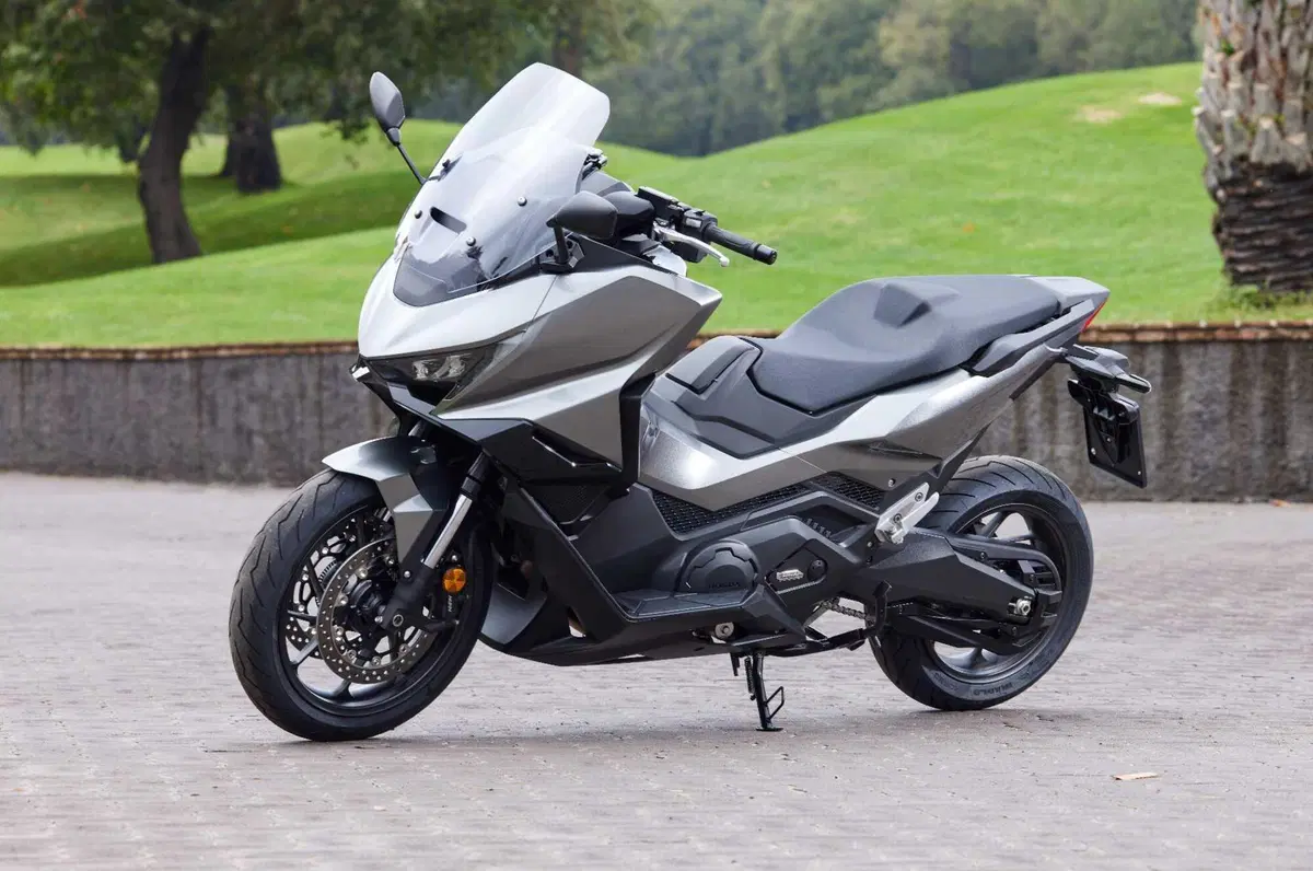 Honda X-ADV 750 2025 Vs Forza 750 2025 TEST: chi vince? [VIDEO & GALLERY] (4)