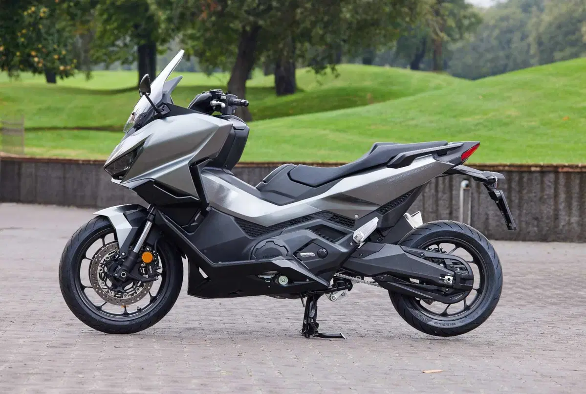 Honda X-ADV 750 2025 Vs Forza 750 2025 TEST: chi vince? [VIDEO & GALLERY] (5)