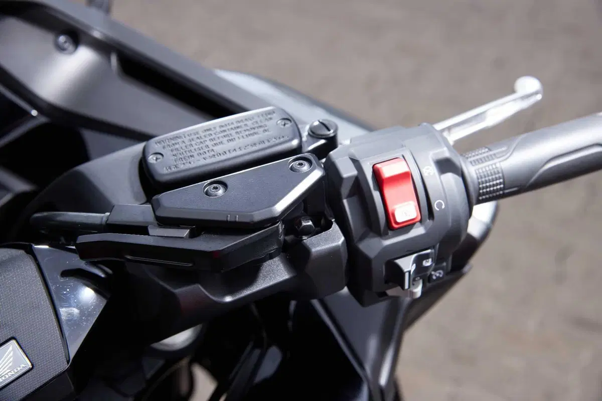 Honda X-ADV 750 2025 Vs Forza 750 2025 TEST: chi vince? [VIDEO & GALLERY] (9)