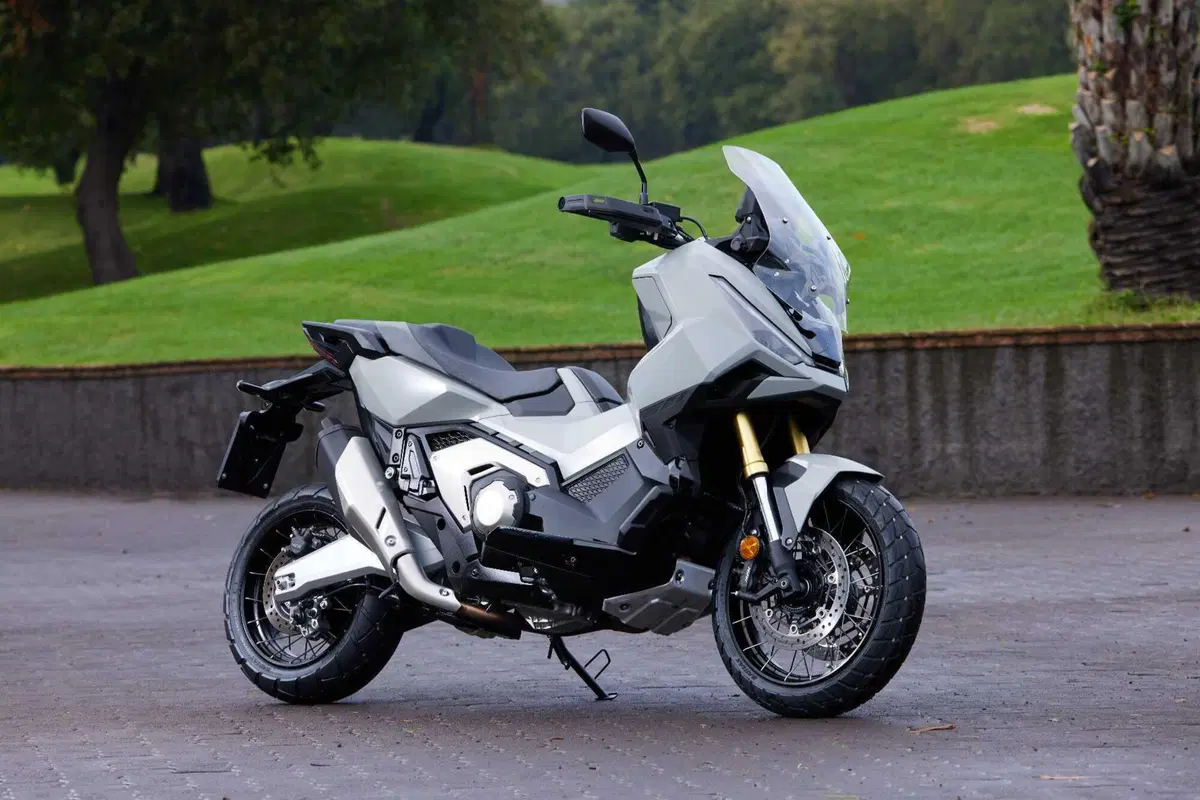 Honda X-ADV 750 2025 Vs Forza 750 2025 TEST: chi vince? [VIDEO & GALLERY]