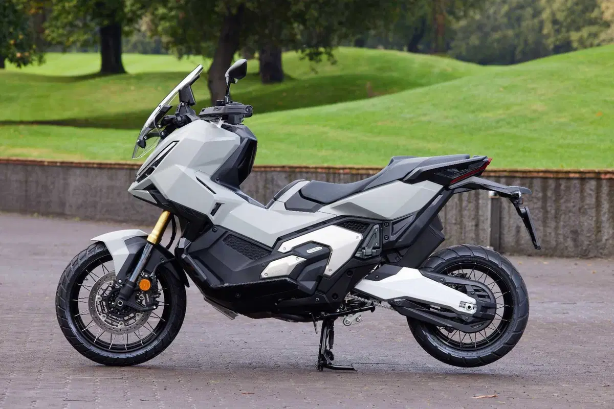 Honda X-ADV 750 2025 Vs Forza 750 2025 TEST: chi vince? [VIDEO & GALLERY] (3)