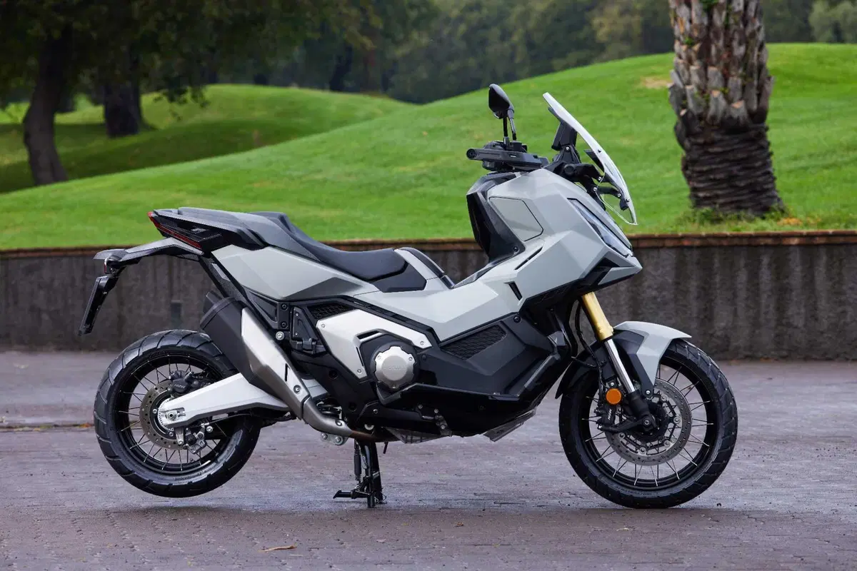 Honda X-ADV 750 2025 Vs Forza 750 2025 TEST: chi vince? [VIDEO & GALLERY] (6)