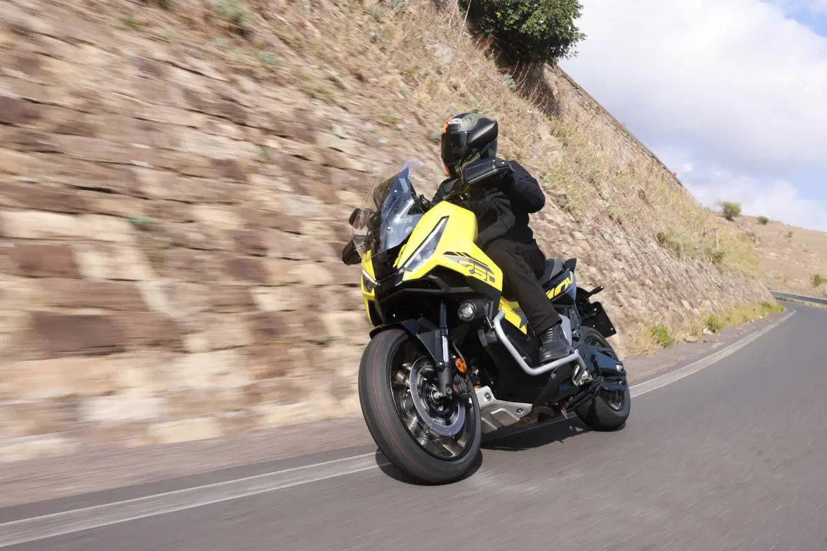 Honda X-ADV 750 2025 Vs Forza 750 2025 TEST: chi vince? [VIDEO & GALLERY] (2)