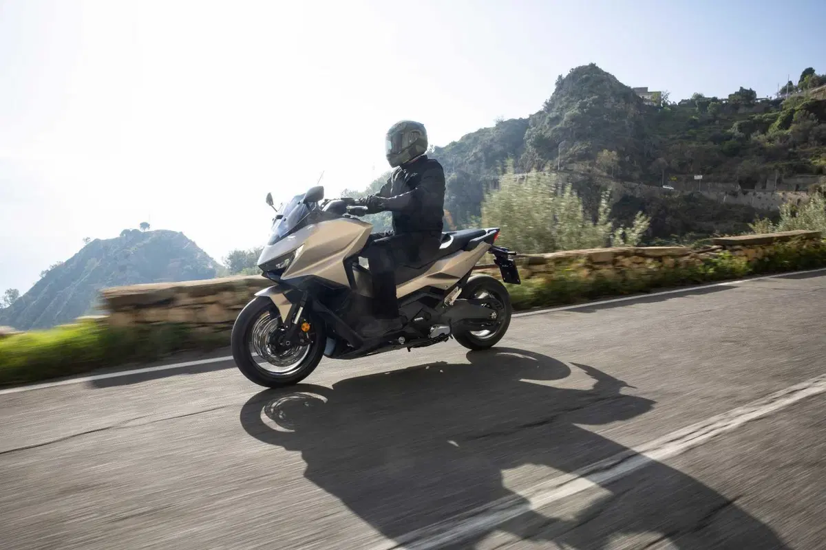 Honda X-ADV 750 2025 Vs Forza 750 2025 TEST: chi vince? [VIDEO & GALLERY] (5)