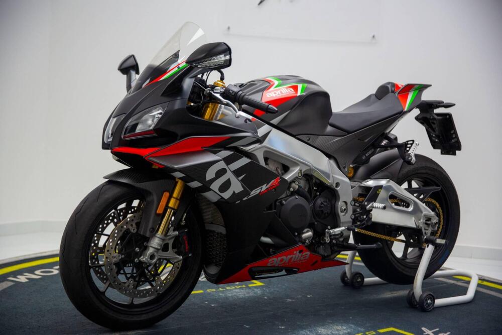 Aprilia RSV4 1100 Factory (2019 - 20) (2)