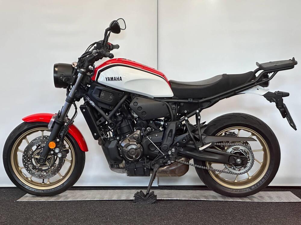 Yamaha XSR 700 (2021) (2)