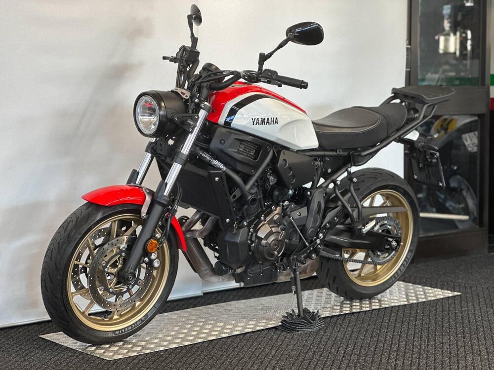 Yamaha XSR 700 (2021) (4)