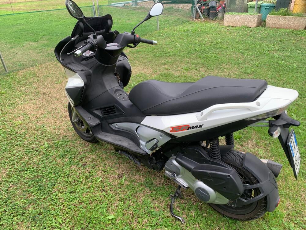 Aprilia SR Max 300 (2011 - 16) (3)