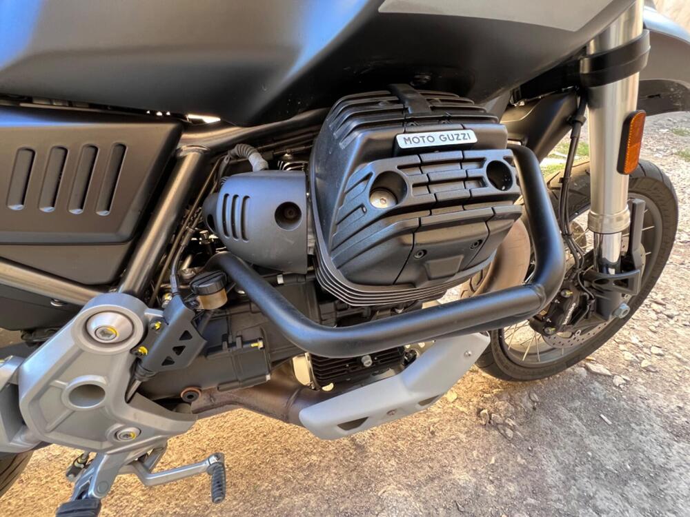 Moto Guzzi V85 TT (2021 - 23) (5)