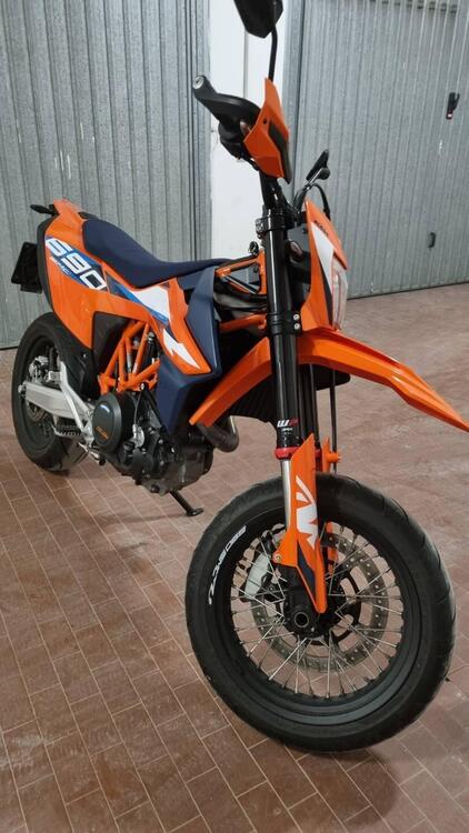 KTM 690 SMC R (2023 - 24) (3)