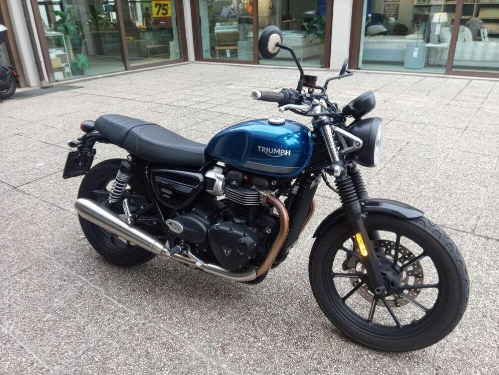 Triumph Street Twin 900 (2021 - 22) (3)