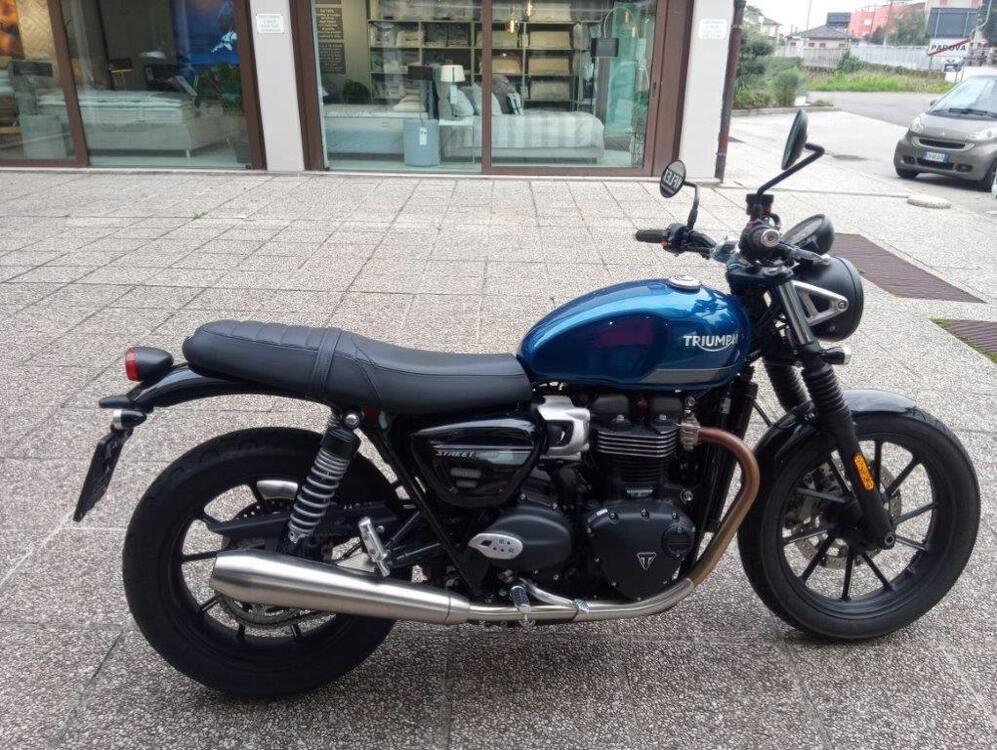 Triumph Street Twin 900 (2021 - 22) (4)