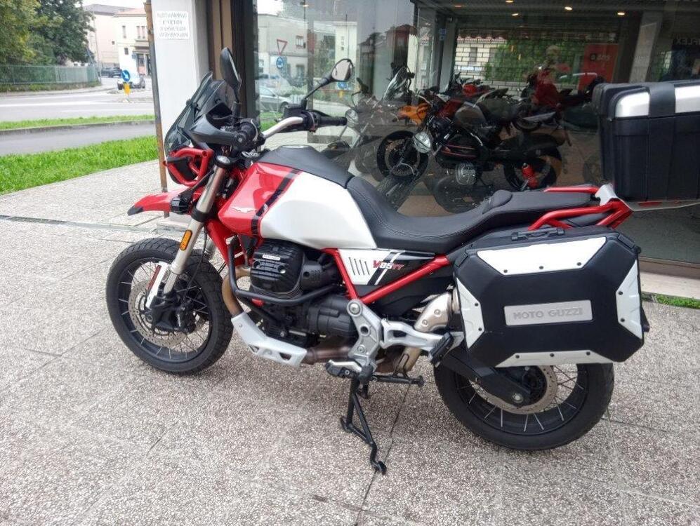 Moto Guzzi V85 TT Evocative Graphics (2021 - 23)