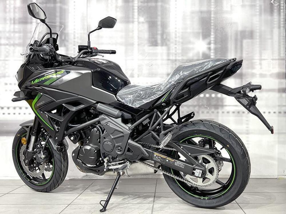 Kawasaki Versys 650 (2021 - 25) (2)