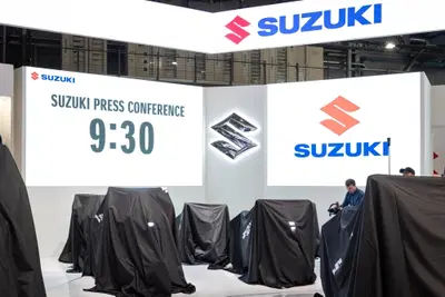 Suzuki a EICMA 2024 con le sue novit&agrave; 2025 (e, s&igrave;: c'&egrave; l'Hayabusa in colorazione verde)