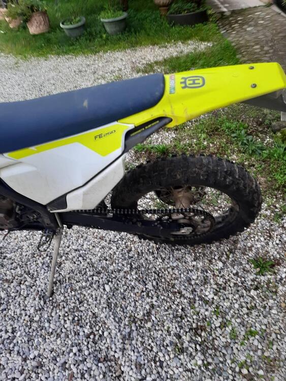 Husqvarna FE 250 (2022) (4)