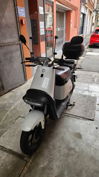 Yadea Y1S Pro (2023 - 26) usata