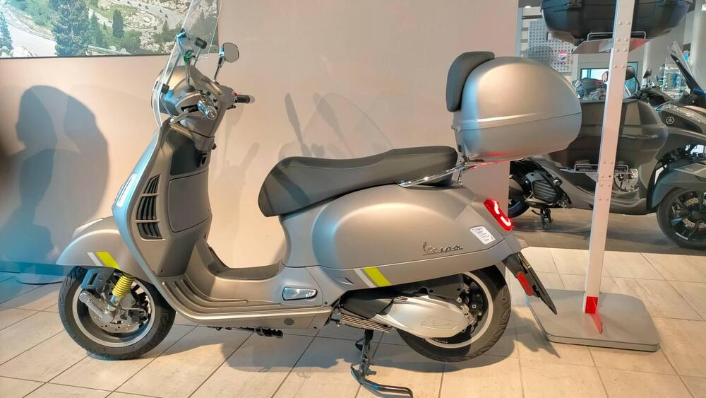 Vespa GTS 300 (2023 - 24)