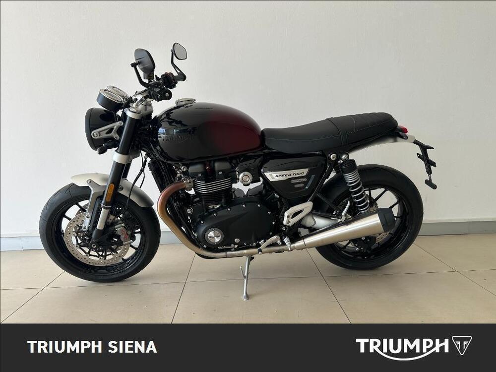 Triumph Speed Twin 1200 Stealth Edition (2024) (3)