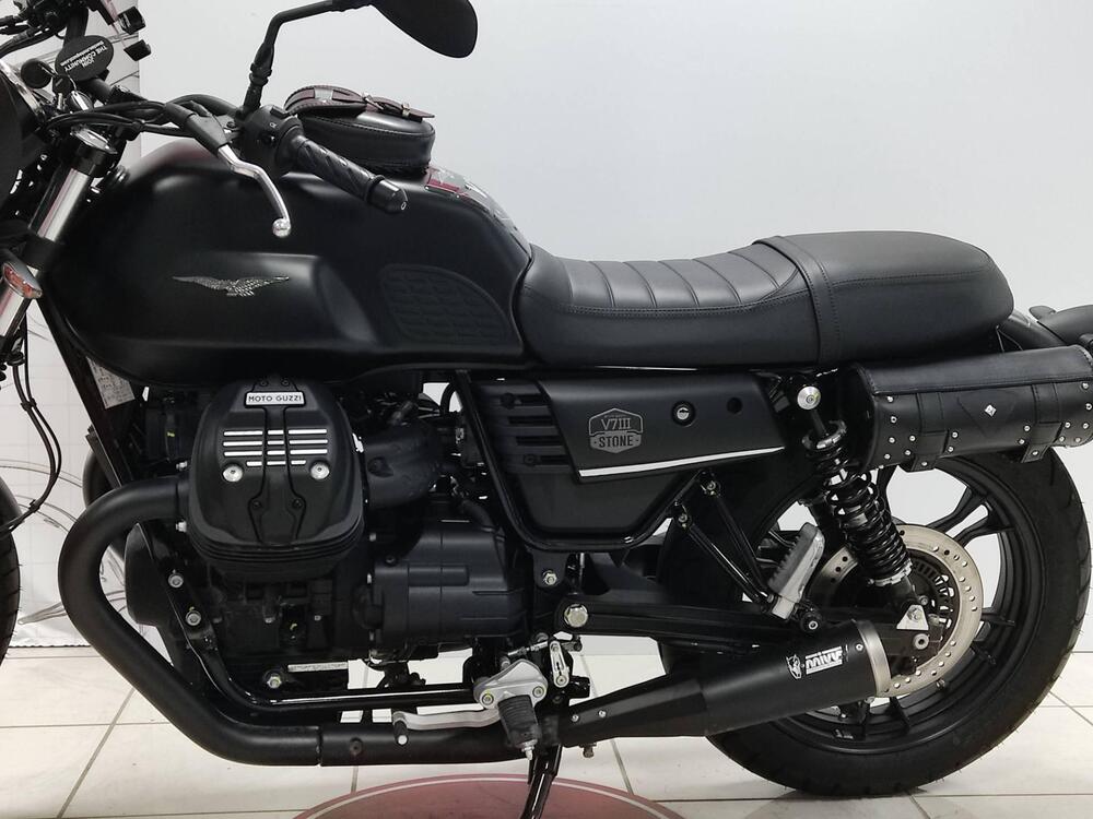 Moto Guzzi V7 III Stone (2017 - 20) (5)