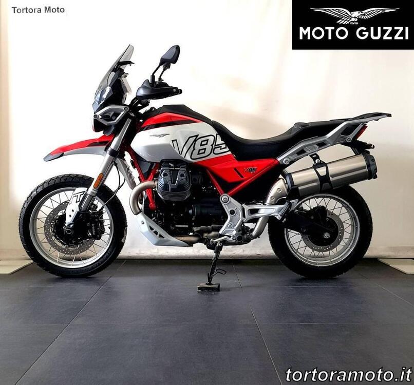 Moto Guzzi V85 TT (2024)