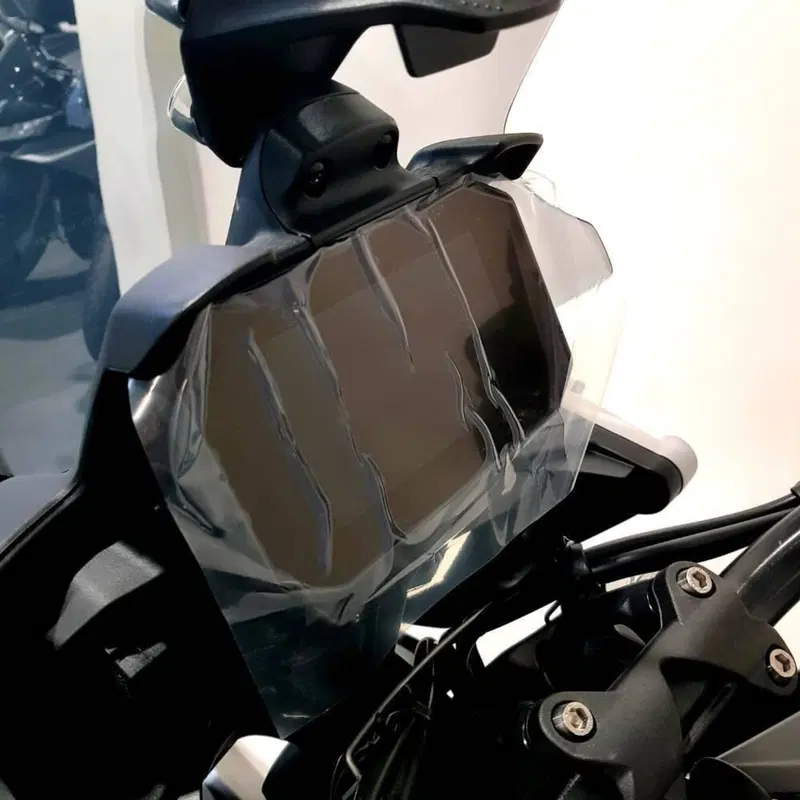 Moto Guzzi V85 Strada (2024 - 26) (5)