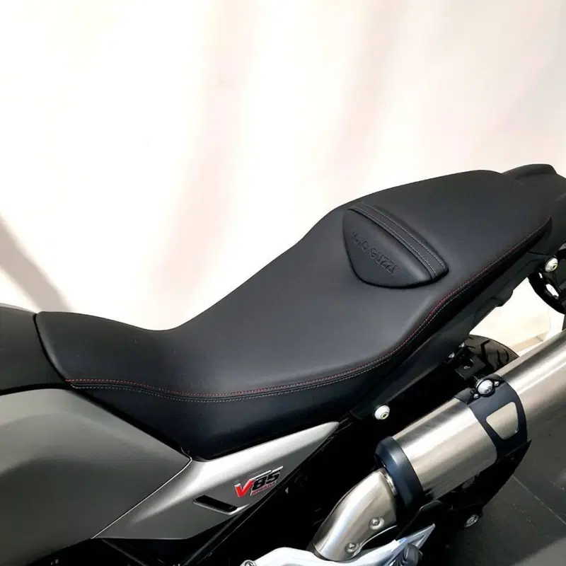 Moto Guzzi V85 Strada (2024 - 26) (7)