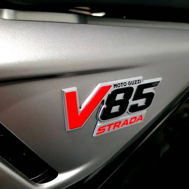 Moto Guzzi V85 Strada (2024 - 26) (8)