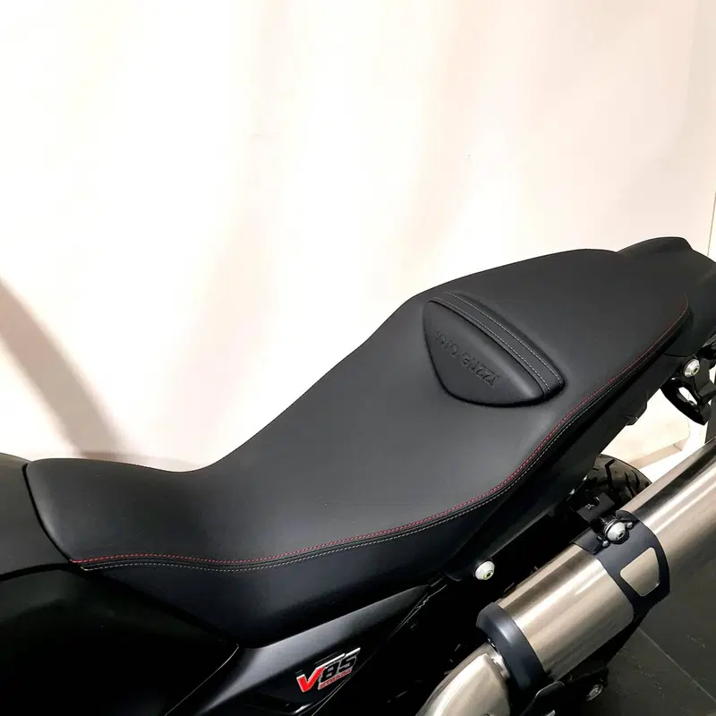 Moto Guzzi V85 Strada (2024 - 26) (15)