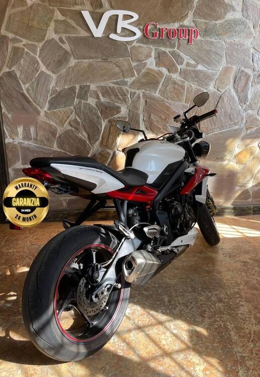 Triumph Street Triple (2013) (4)