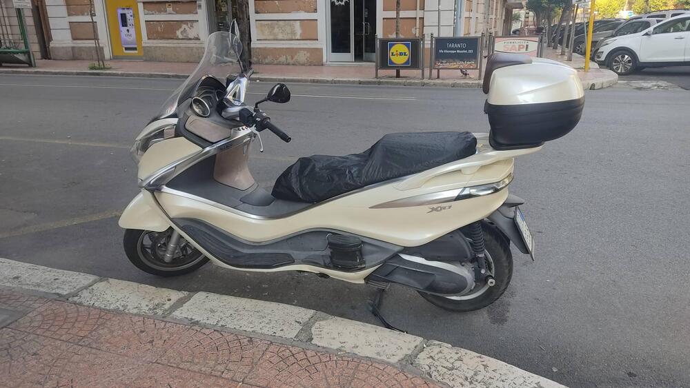 Piaggio X10 350 ie (2011 - 17) (2)