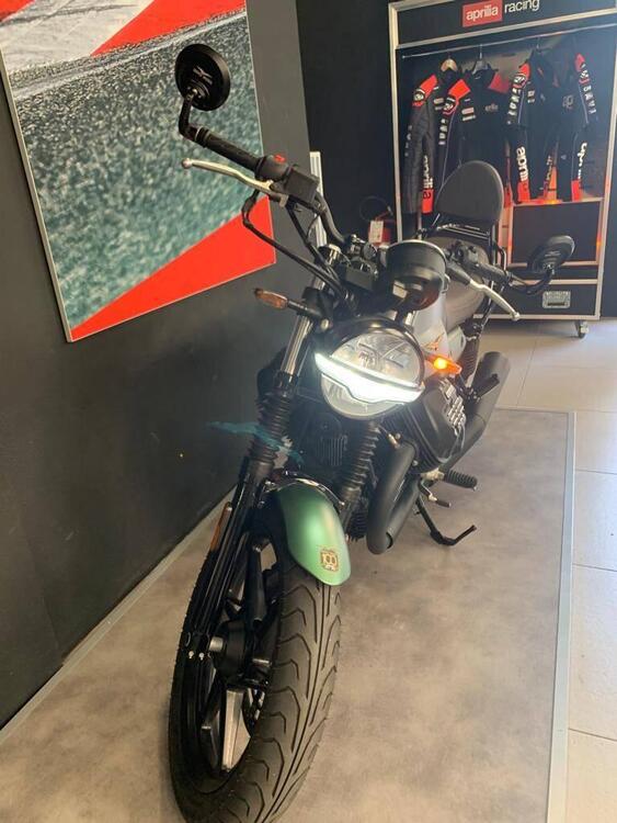 Moto Guzzi V7 Stone Centenario (2021 - 22) (4)