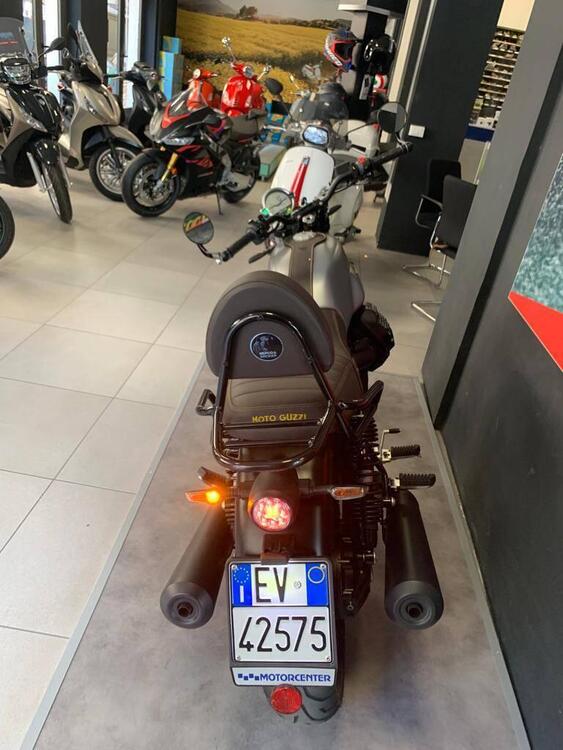 Moto Guzzi V7 Stone Centenario (2021 - 22) (5)