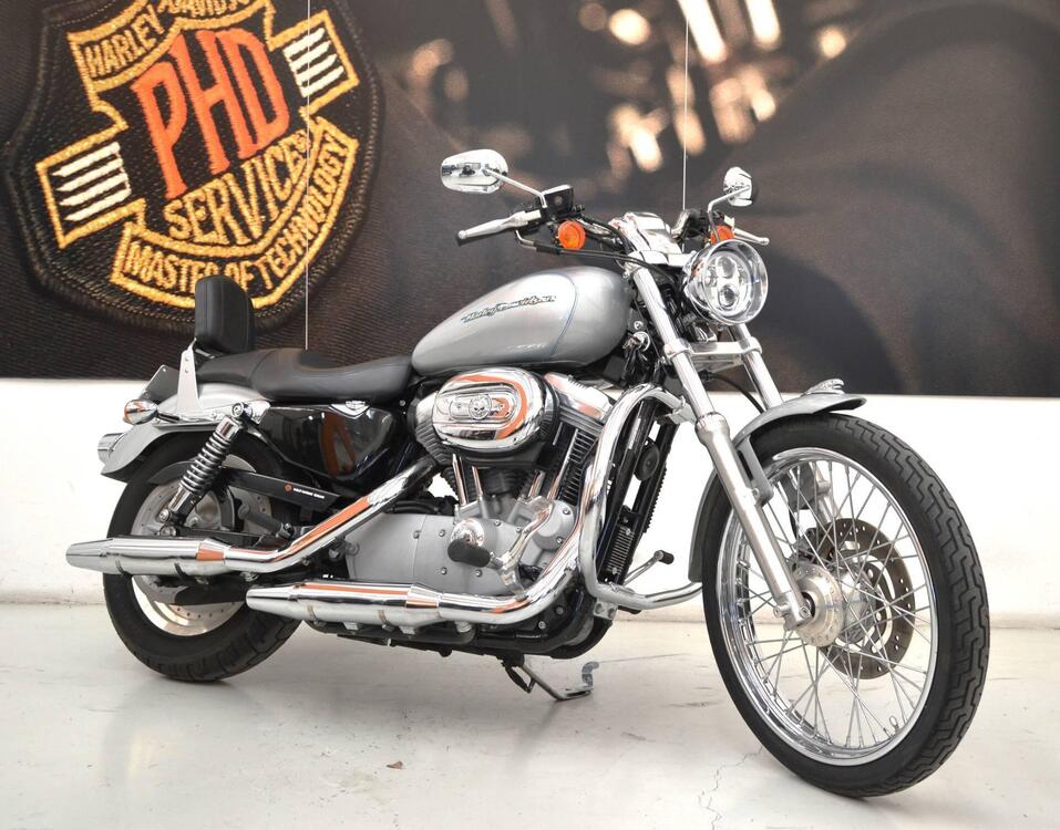 Harley-Davidson 883 Custom (2006 - 07) - XL 883C