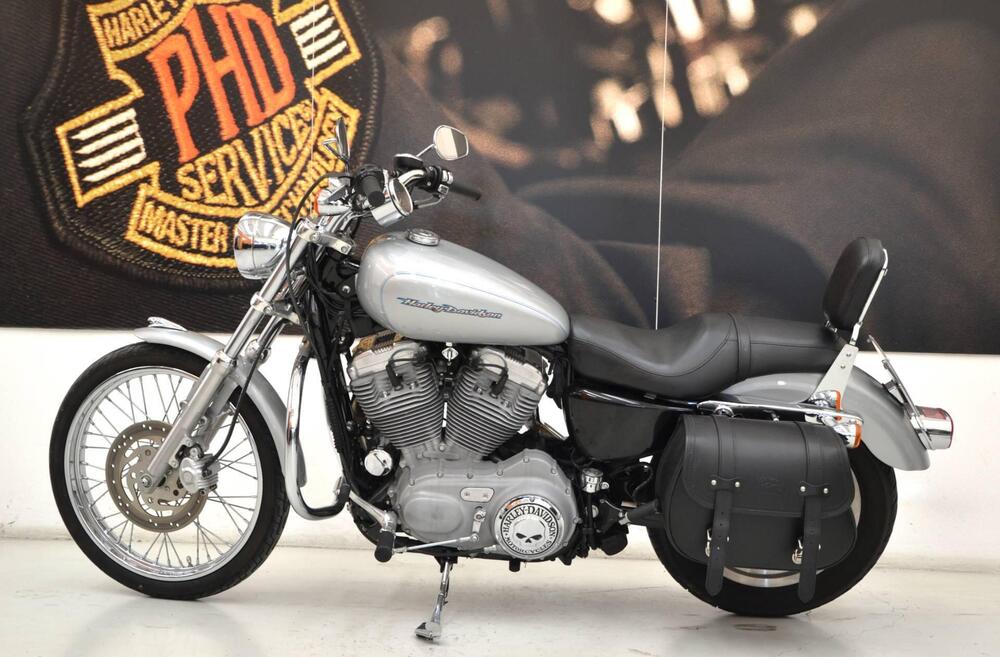 Harley-Davidson 883 Custom (2006 - 07) - XL 883C (4)