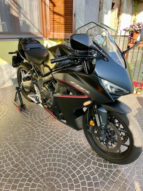 Honda CBR 650 R (2024) (2)