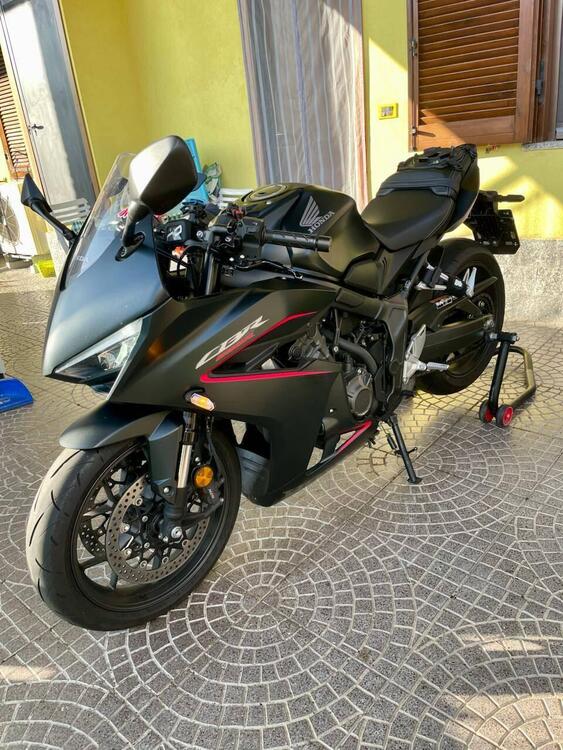 Honda CBR 650 R (2024) (3)